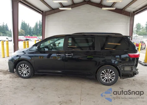 2018 Toyota Sienna Xle 8 Passenger z USA, uszkodzony, nr VIN 5TDYZ3DC8JS937210